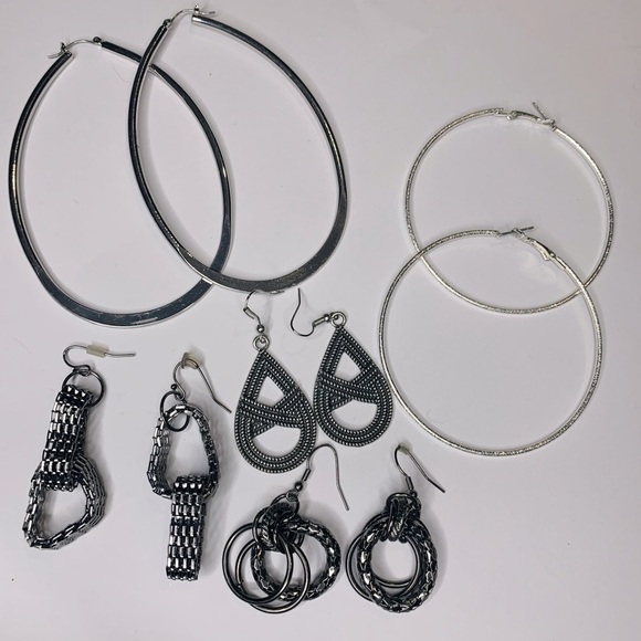 U) Bundle of 5 fashion earrings - Picture 1 of 10